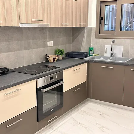 Minimalist - At116 Athens